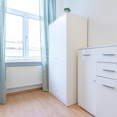 Spacious Shared Apartment Schoenbrunn Виена Екстериор снимка