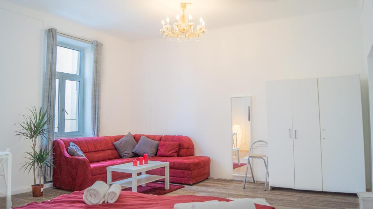 Spacious Shared Apartment Schoenbrunn Виена Екстериор снимка