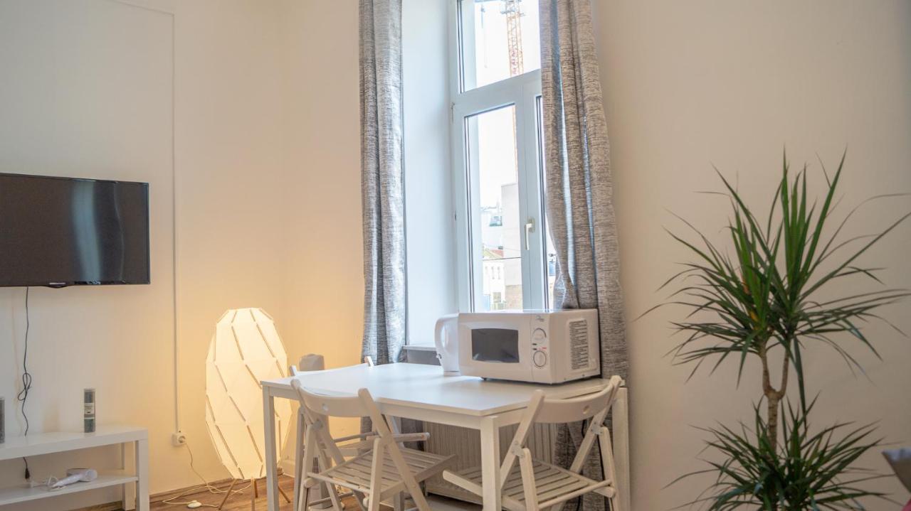 Spacious Shared Apartment Schoenbrunn Виена Екстериор снимка