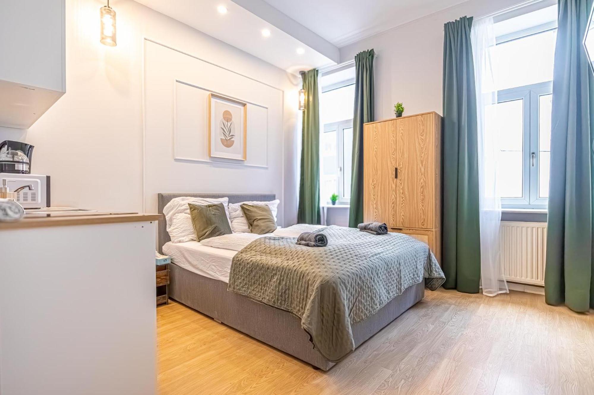 Spacious Shared Apartment Schoenbrunn Виена Екстериор снимка