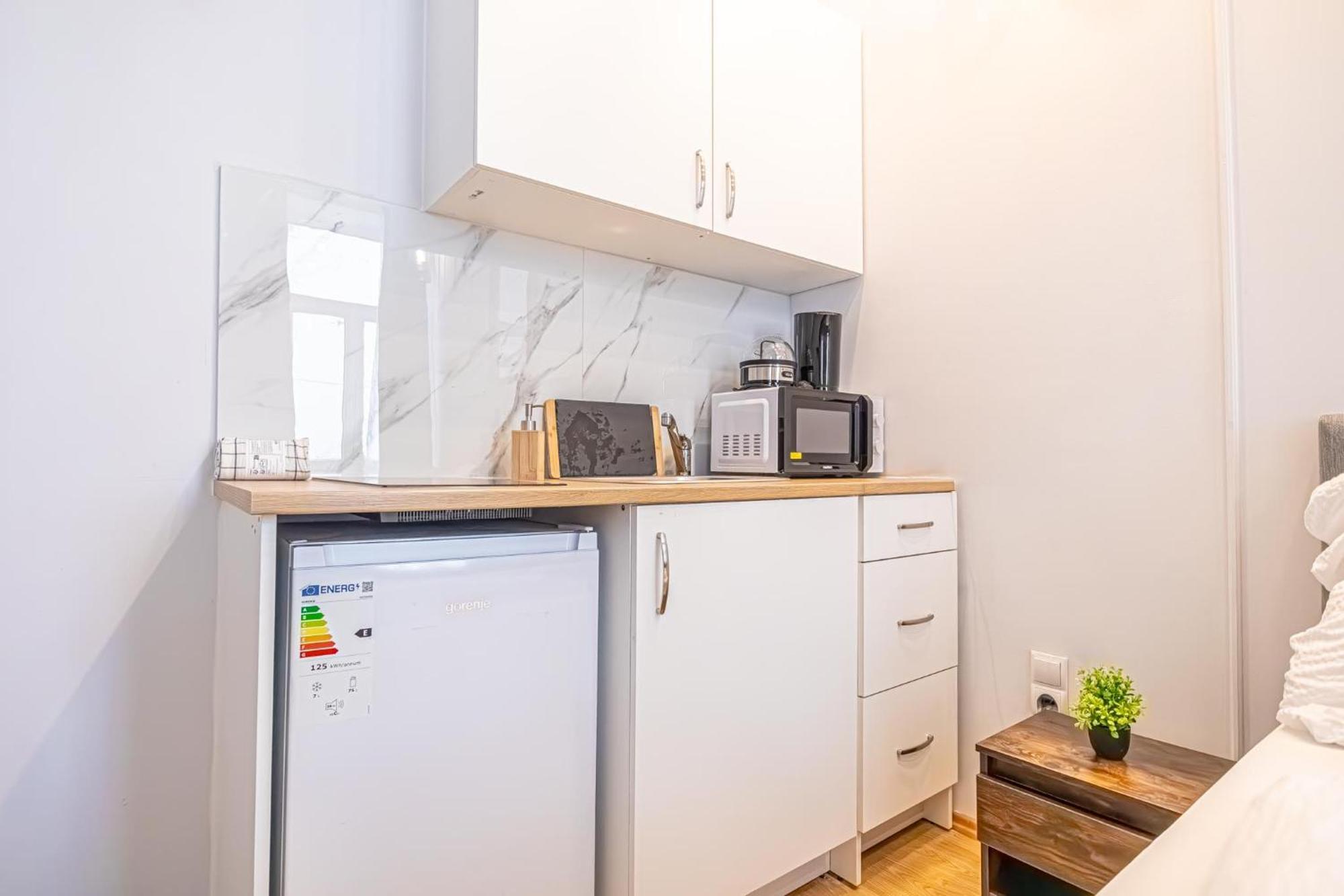 Spacious Shared Apartment Schoenbrunn Виена Екстериор снимка