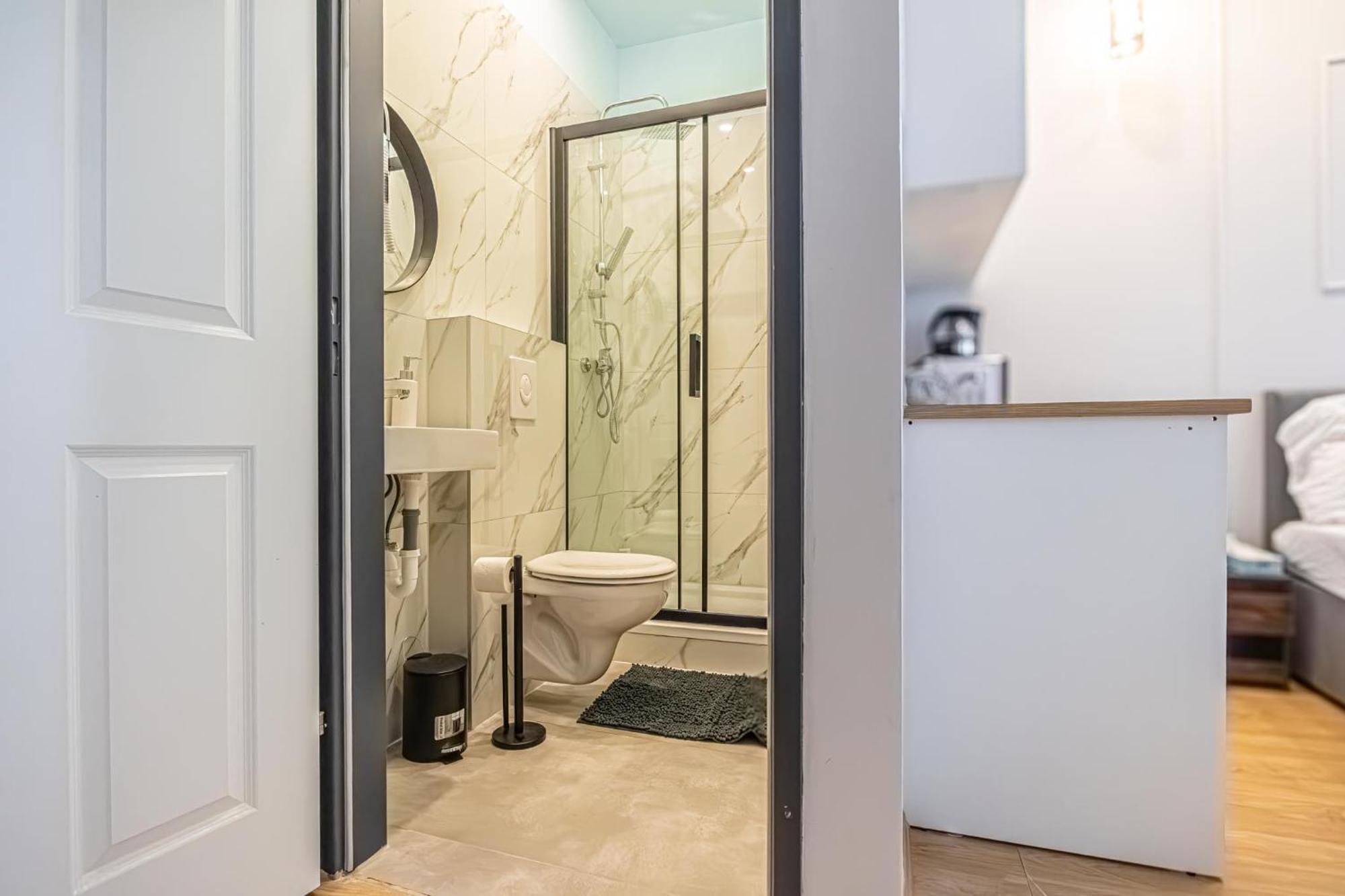 Spacious Shared Apartment Schoenbrunn Виена Екстериор снимка
