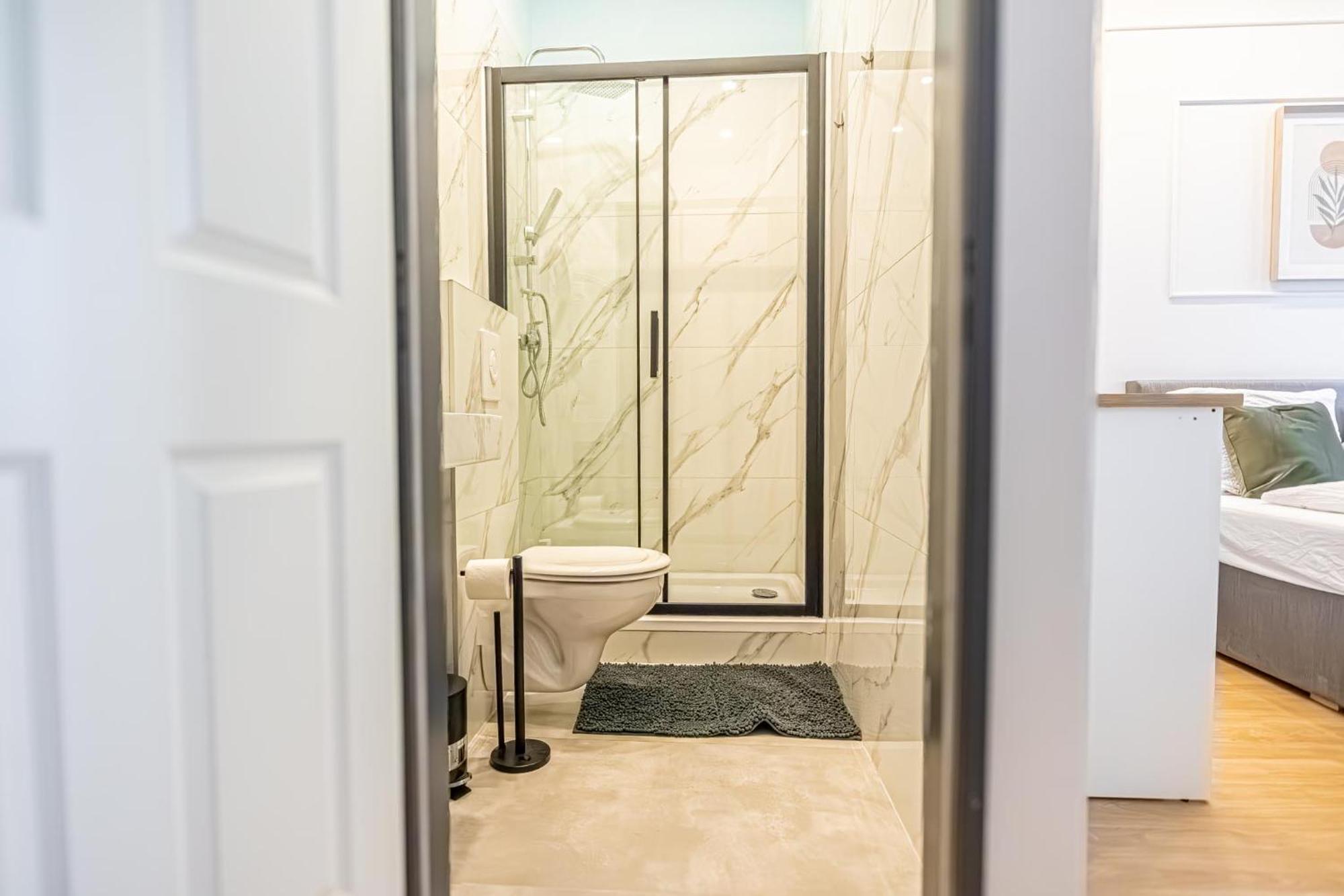 Spacious Shared Apartment Schoenbrunn Виена Екстериор снимка