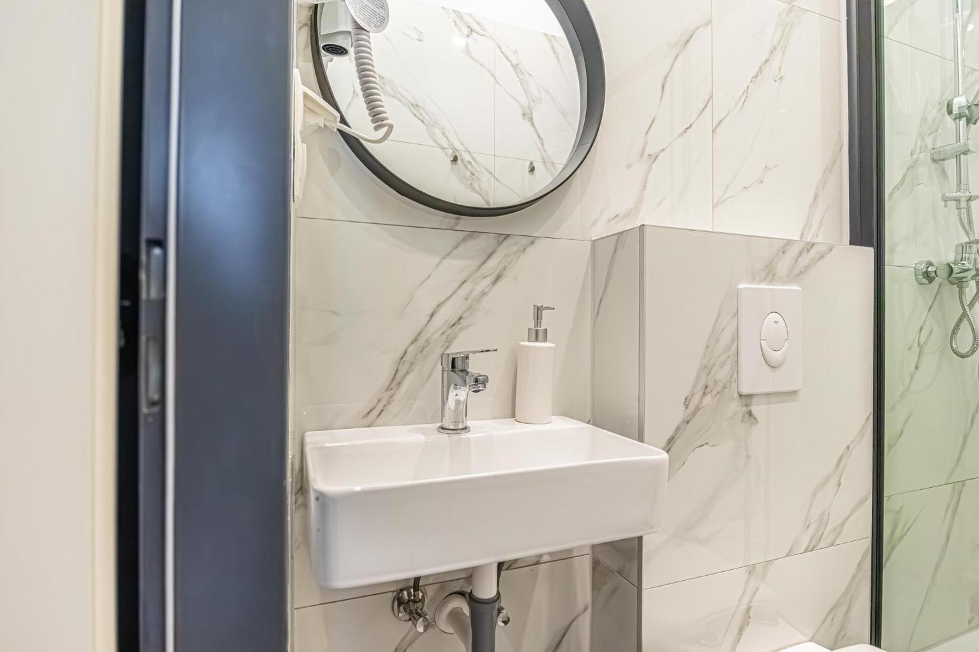 Spacious Shared Apartment Schoenbrunn Виена Екстериор снимка