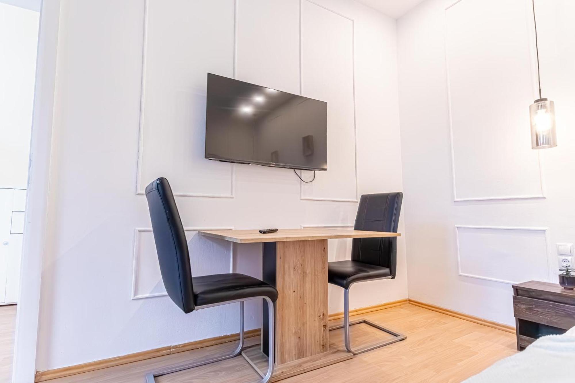 Spacious Shared Apartment Schoenbrunn Виена Екстериор снимка