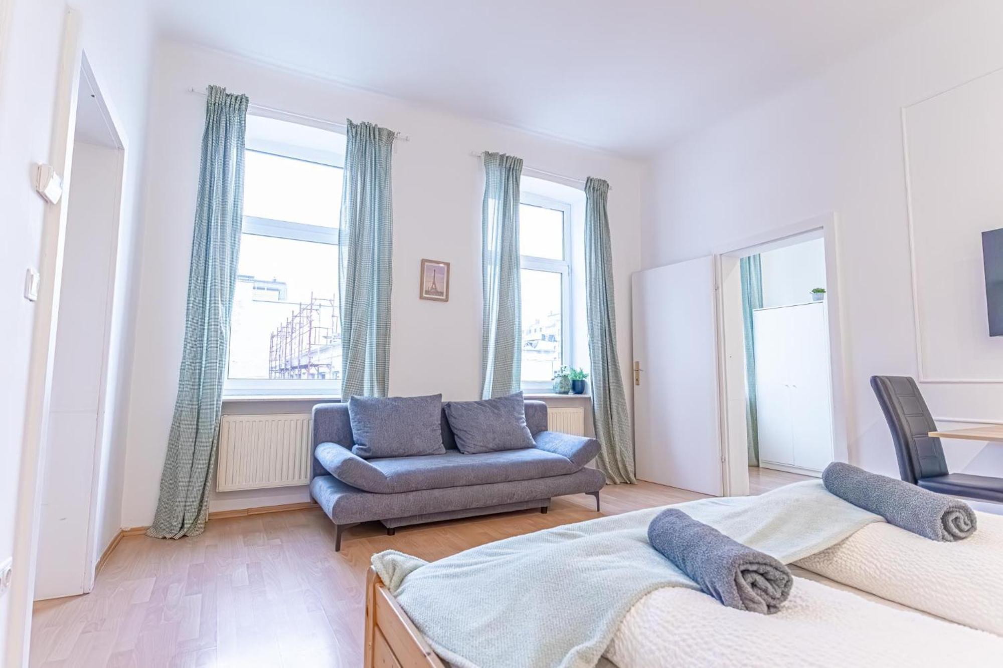 Spacious Shared Apartment Schoenbrunn Виена Екстериор снимка