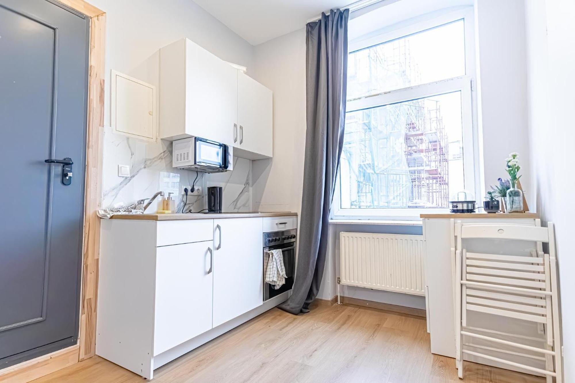 Spacious Shared Apartment Schoenbrunn Виена Екстериор снимка