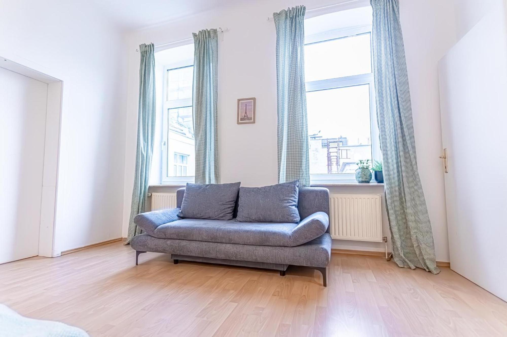 Spacious Shared Apartment Schoenbrunn Виена Екстериор снимка
