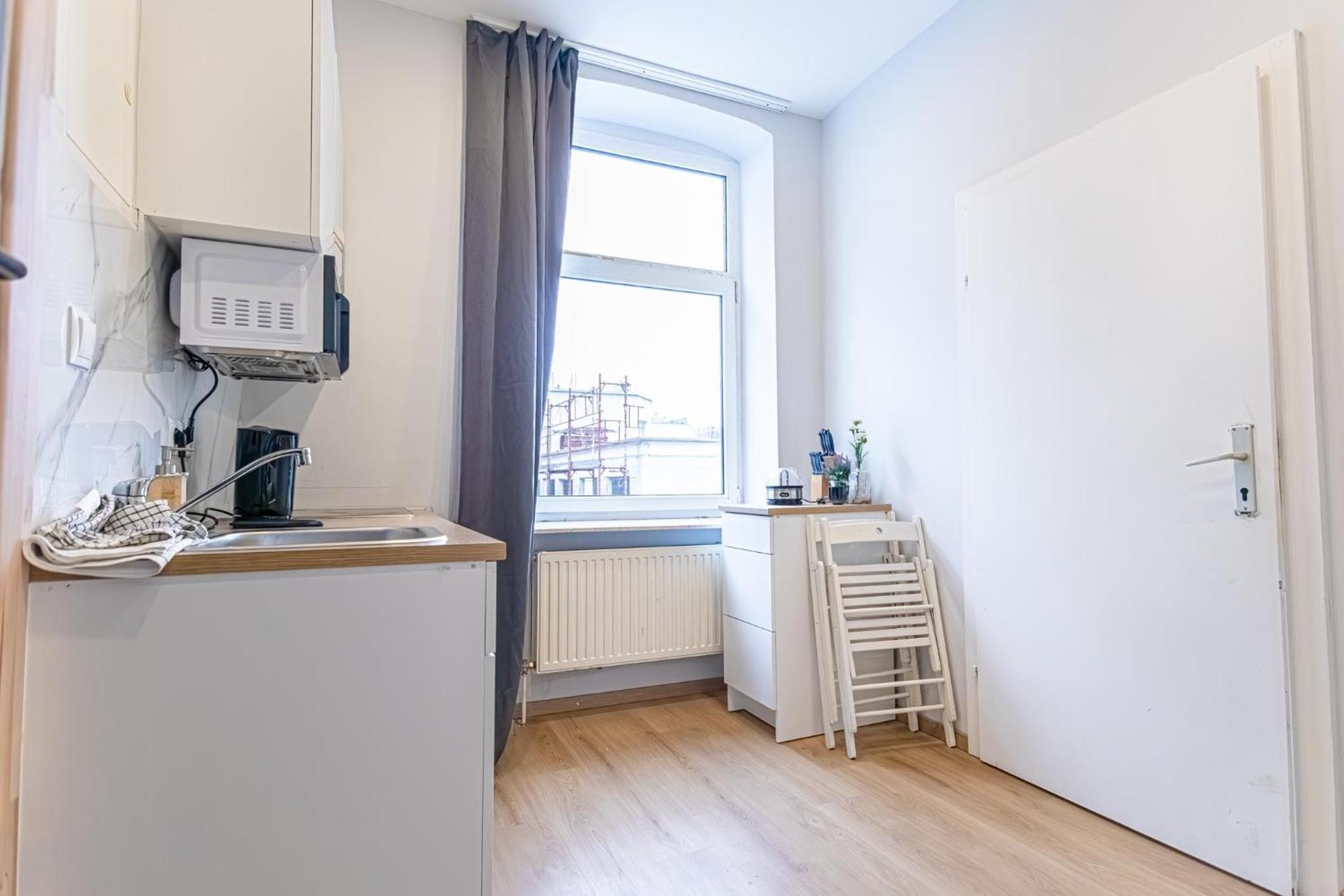 Spacious Shared Apartment Schoenbrunn Виена Екстериор снимка