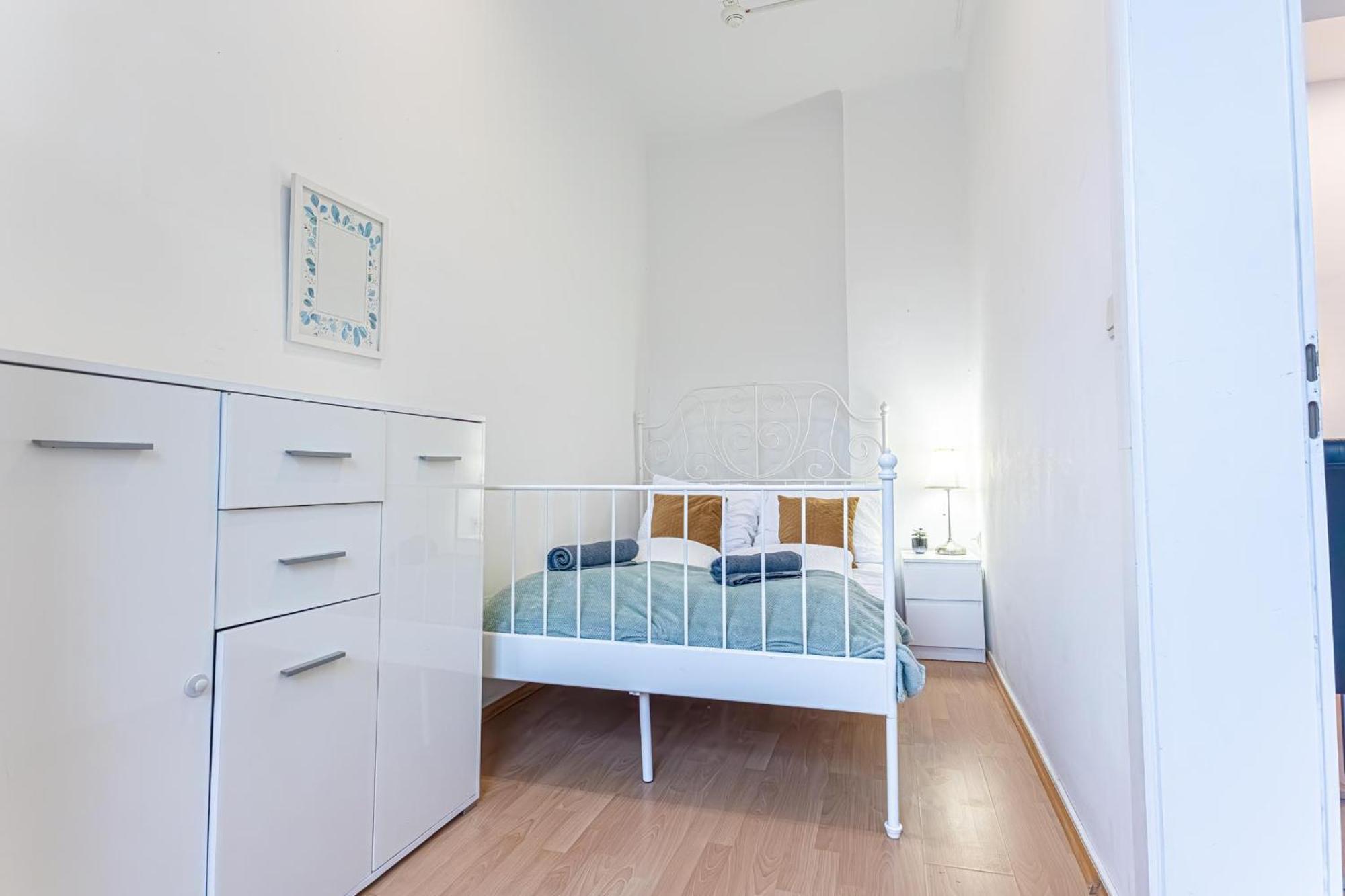Spacious Shared Apartment Schoenbrunn Виена Екстериор снимка